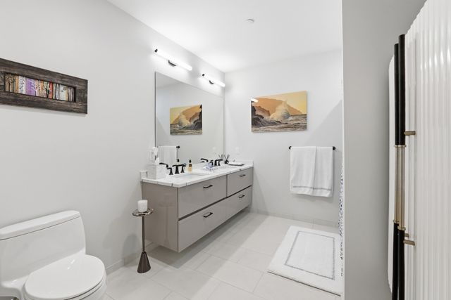 68 Los Angeles St PH5, Newton, MA 02458