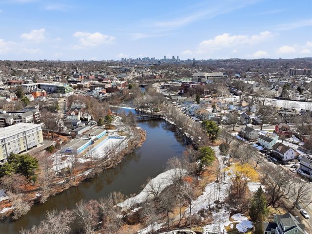 68 Los Angeles St PH5, Newton, MA 02458