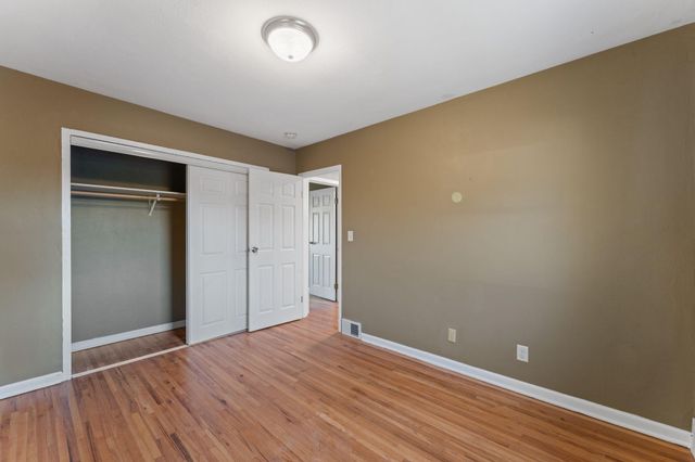 2046 Montreal Avenue, Saint Paul, MN 55116