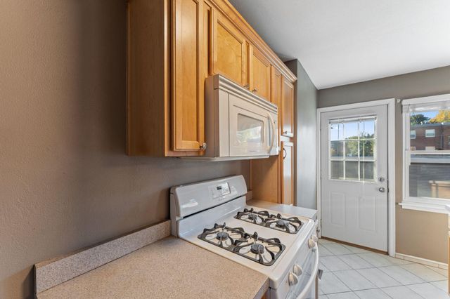 2046 Montreal Avenue, Saint Paul, MN 55116