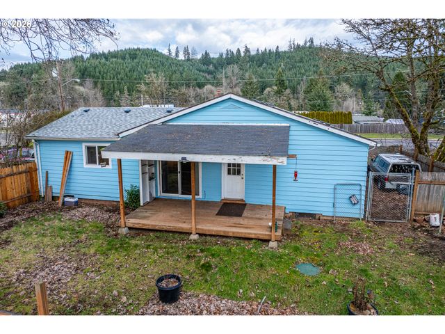 92133 MARCOLA Rd, Marcola, OR 97454