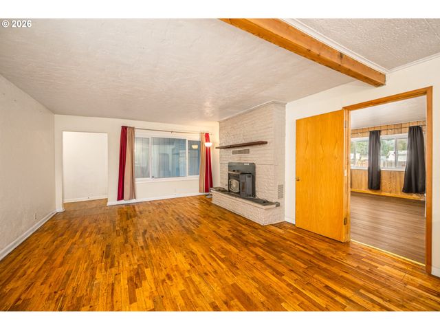 92133 MARCOLA Rd, Marcola, OR 97454