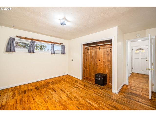 92133 MARCOLA Rd, Marcola, OR 97454