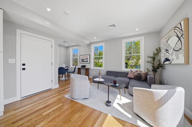 174 Walnut Street 2, Somerville, MA 02145