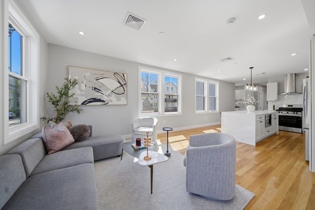 174 Walnut Street 2, Somerville, MA 02145