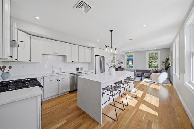 174 Walnut Street 2, Somerville, MA 02145
