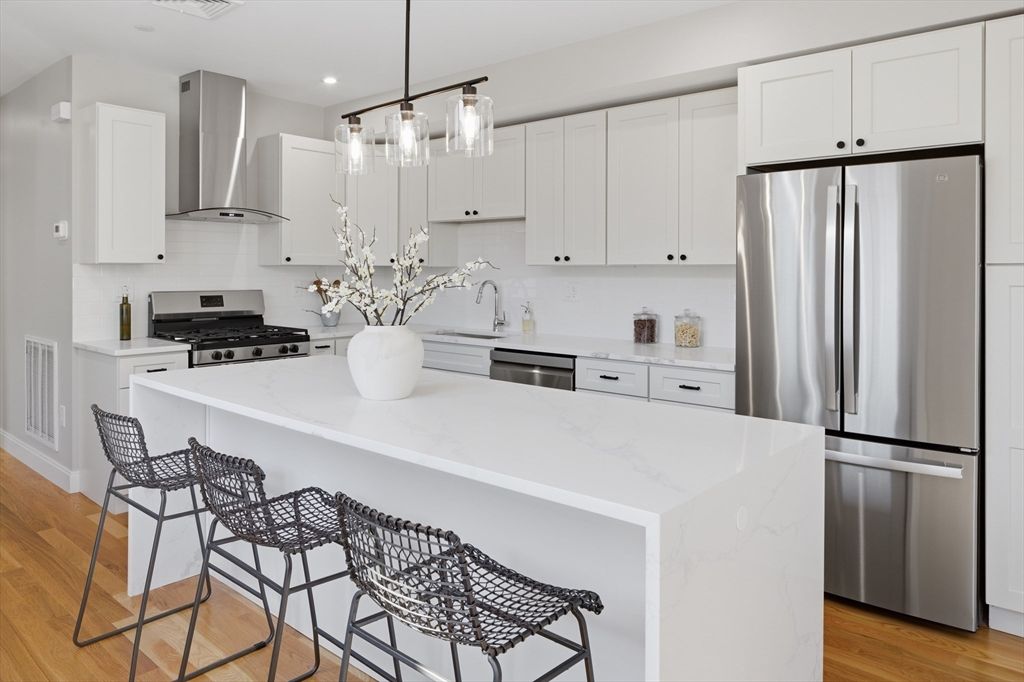 174 Walnut Street 2, Somerville, MA 02145