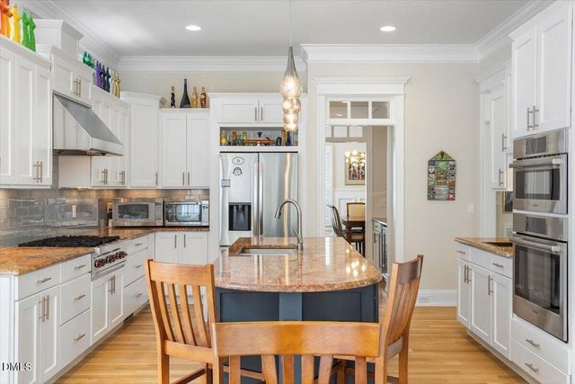 708 Meadowmont Lane, Chapel Hill, NC 27517