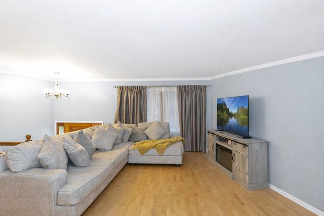 1651 Ardmore Avenue, Glendale Heights, IL 60139