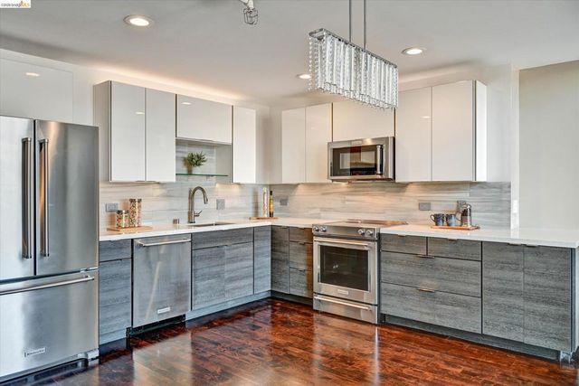 311 Oak St Pent 9, Oakland, CA 94607