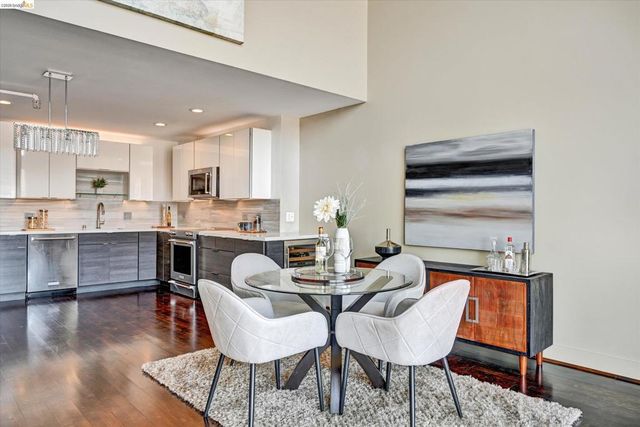 311 Oak St Pent 9, Oakland, CA 94607
