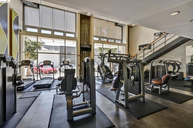 311 Oak St Pent 9, Oakland, CA 94607