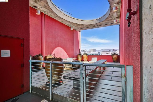 311 Oak St Pent 9, Oakland, CA 94607
