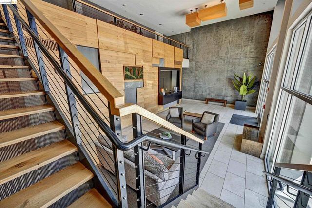 311 Oak St Pent 9, Oakland, CA 94607