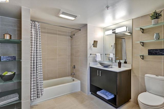 311 Oak St Pent 9, Oakland, CA 94607