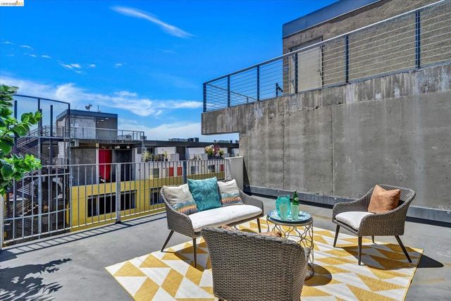 311 Oak St Pent 9, Oakland, CA 94607