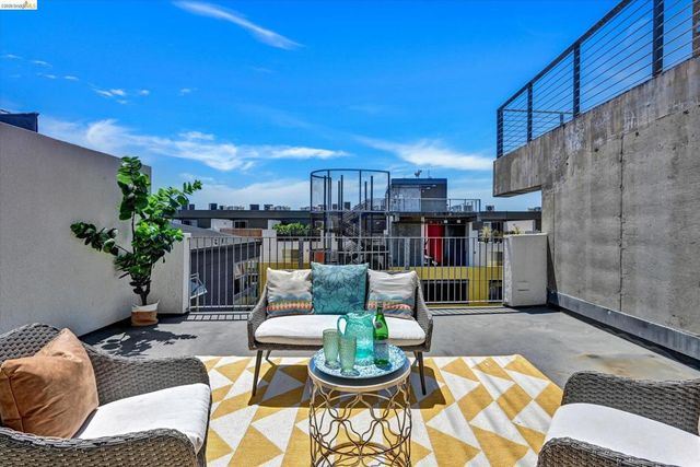311 Oak St Pent 9, Oakland, CA 94607