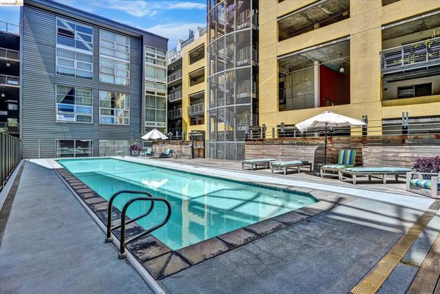 311 Oak St Pent 9, Oakland, CA 94607