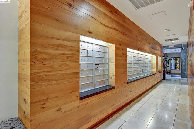 311 Oak St Pent 9, Oakland, CA 94607