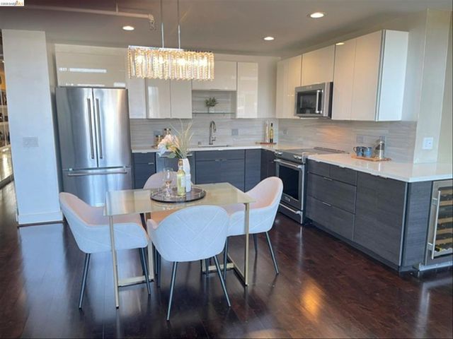 311 Oak St Pent 9, Oakland, CA 94607