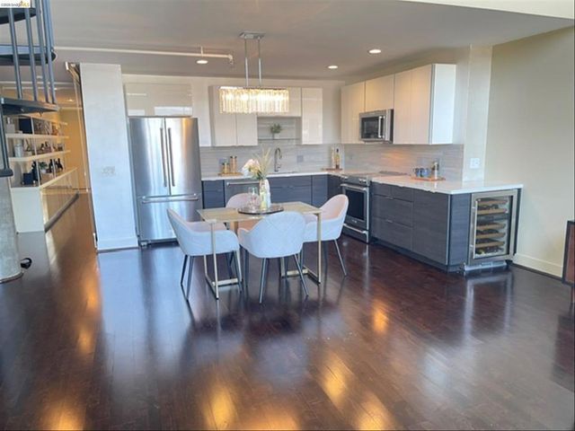 311 Oak St Pent 9, Oakland, CA 94607