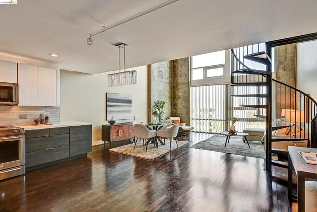 311 Oak St Pent 9, Oakland, CA 94607
