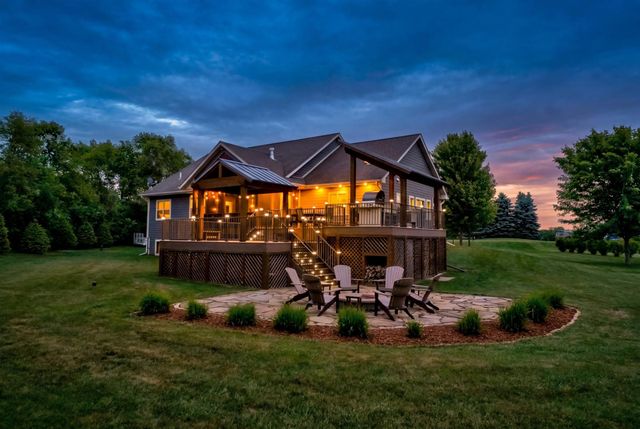 469 Dylan Court, Hudson, WI 54016