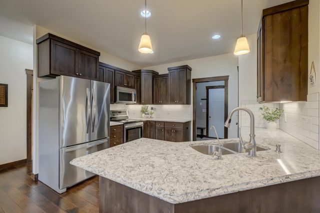 469 Dylan Court, Hudson, WI 54016