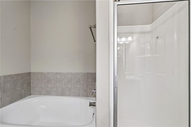 4600 W Colfax Loop, Fayetteville, AR 72704