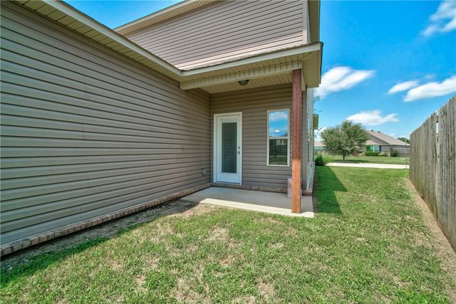 4600 W Colfax Loop, Fayetteville, AR 72704