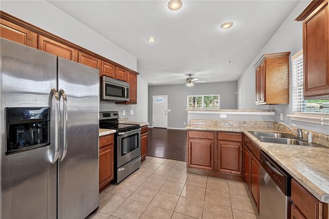 4600 W Colfax Loop, Fayetteville, AR 72704