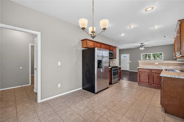 4600 W Colfax Loop, Fayetteville, AR 72704