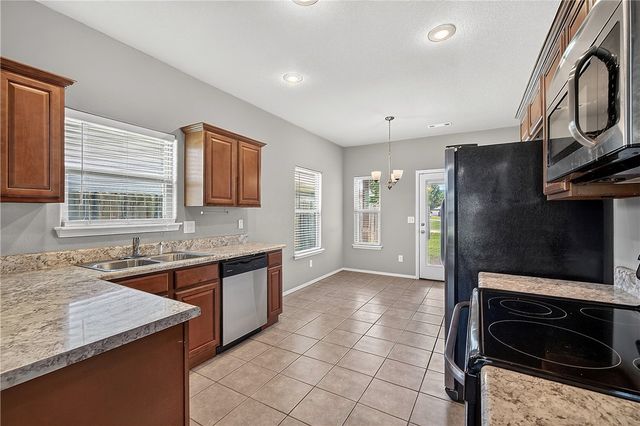 4600 W Colfax Loop, Fayetteville, AR 72704