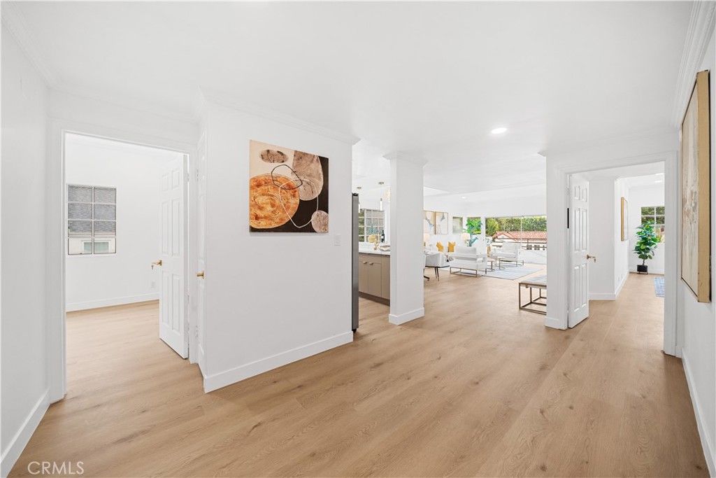 Image 18 of property listing at 10475 Ashton Avenue Avenue 301, Los Angeles, CA 90024