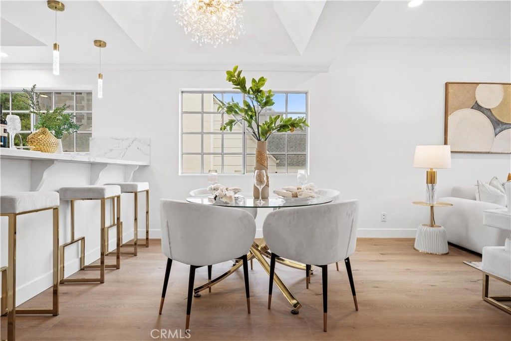 Image 38 of property listing at 10475 Ashton Avenue Avenue 301, Los Angeles, CA 90024