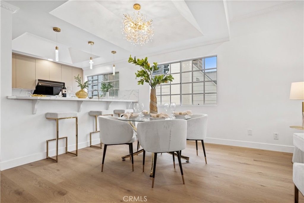 Image 39 of property listing at 10475 Ashton Avenue Avenue 301, Los Angeles, CA 90024