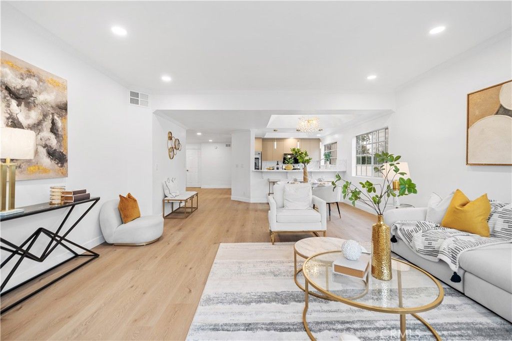 Image 47 of property listing at 10475 Ashton Avenue Avenue 301, Los Angeles, CA 90024