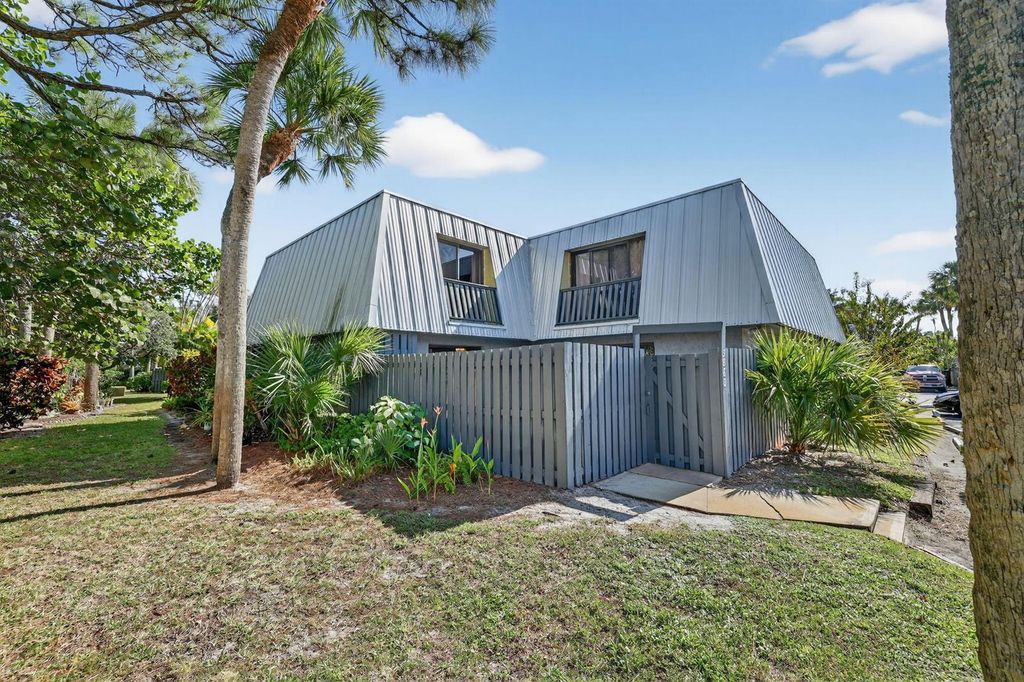 3860 Jefferson Street, Stuart, FL 34997