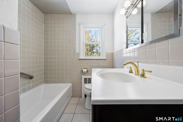 107 Stonehedge Drive North, Greenwich, CT 06831