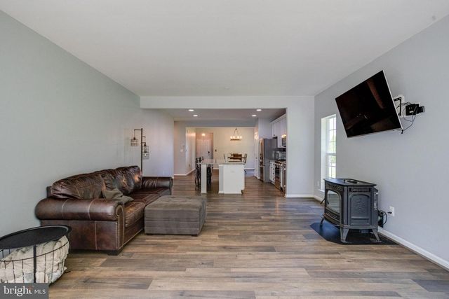 2311 RIVERVIEW RD, Essex, MD 21221