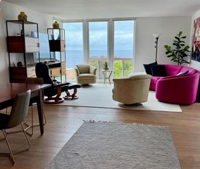 424 Stratford Court A32, Del Mar, CA 92014
