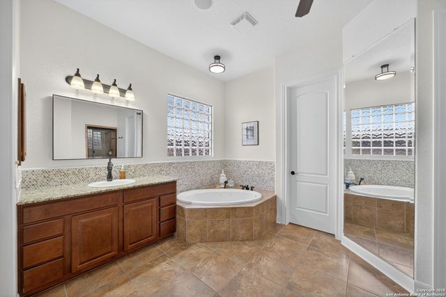 18627 Canoe Brk, San Antonio, TX 78258