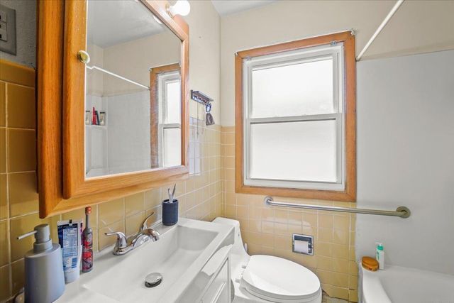 257 Fairfield Street, Waterloo, IA 50703