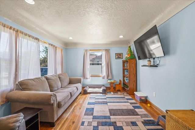 257 Fairfield Street, Waterloo, IA 50703