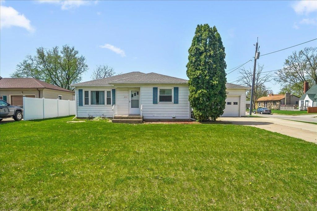 257 Fairfield Street, Waterloo, IA 50703