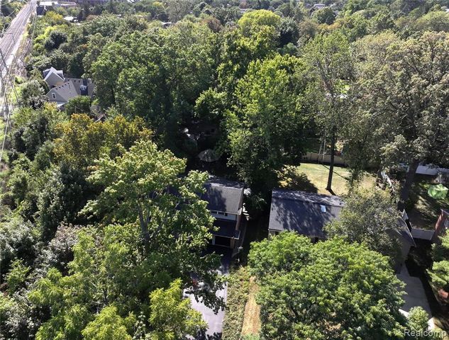 1850 Dorchester Road, Birmingham, MI 48009