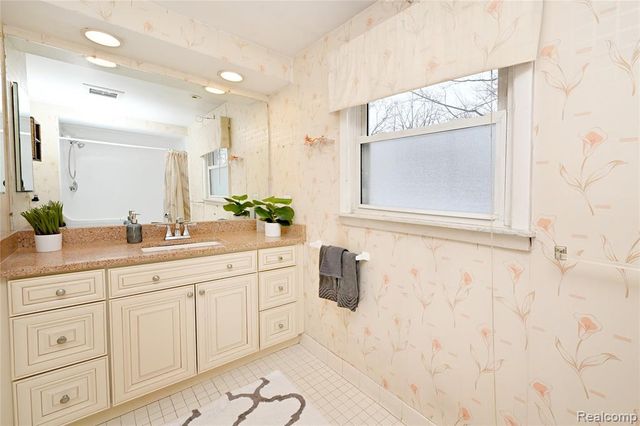 1850 Dorchester Road, Birmingham, MI 48009