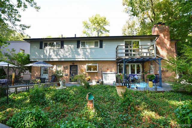 1850 Dorchester Road, Birmingham, MI 48009