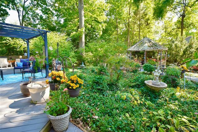 1850 Dorchester Road, Birmingham, MI 48009