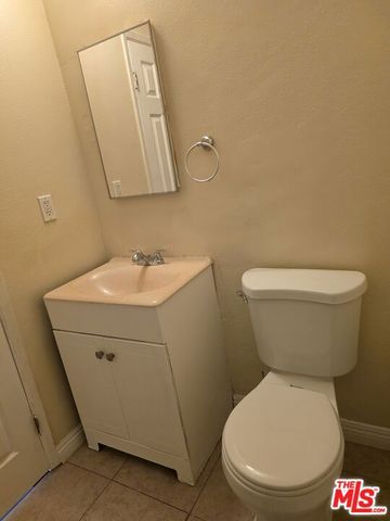 754 E 84th Place 4, Los Angeles, CA 90001
